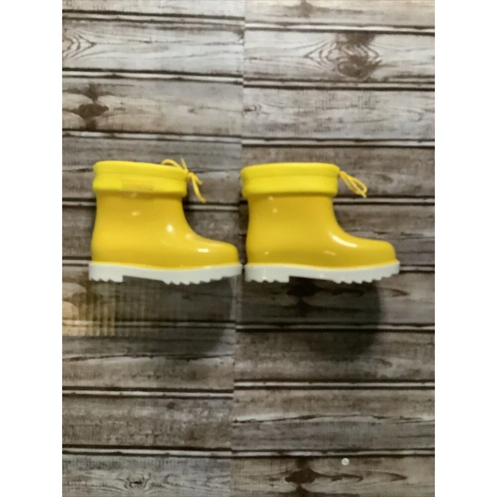 Mini Melissa Yellow Rain Boot Size 8 NEW